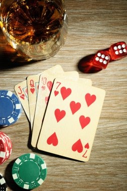 Three Card Poker payout table and hand rankings displayed on goltigel live dealer screen